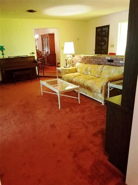 Photo of 1497 NW Lake Point