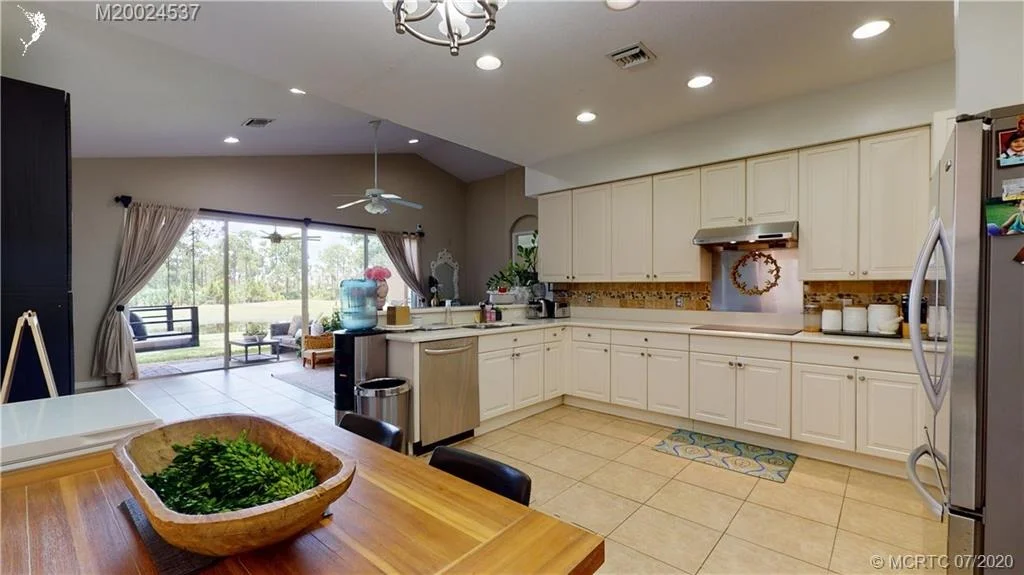 Photo of 1365 SE Fleming Way