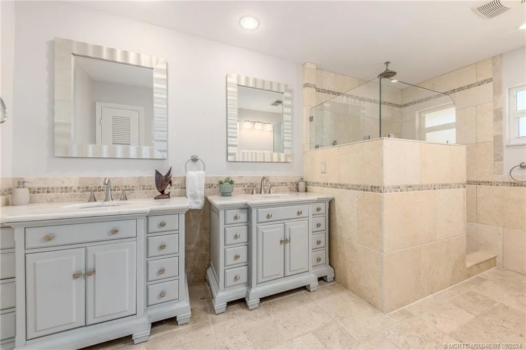 Photo of 4273 SE Fairway E