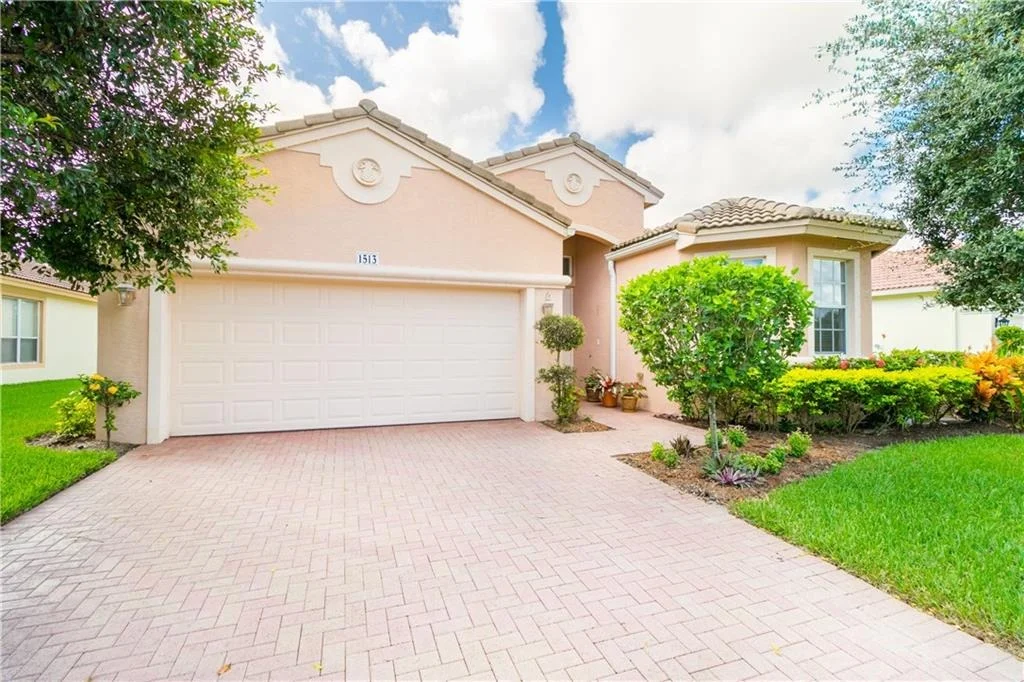 Photo of 1513 SE Legacy Cove Circle