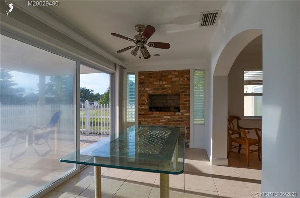 Photo of 1360 NW Lakeside Trail