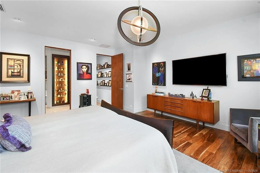 Photo of 314 SE Pelican Drive