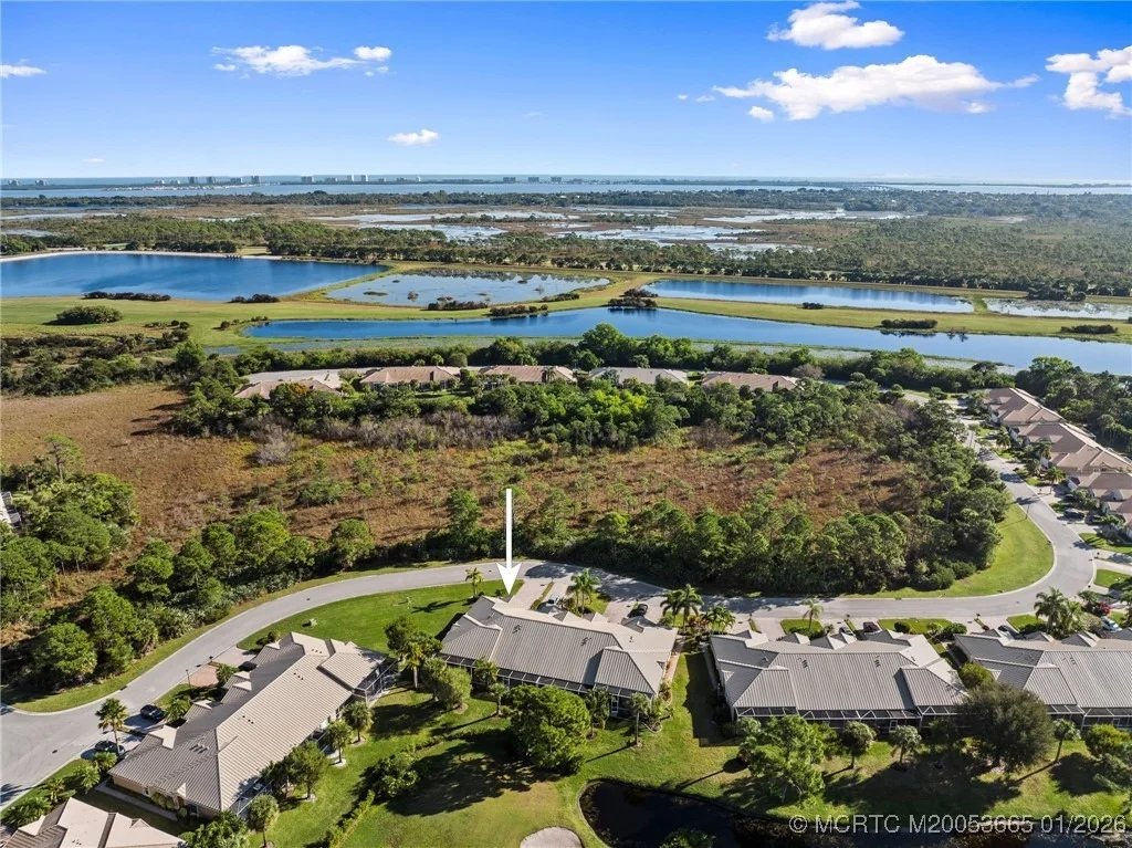 Photo of 581 NW Broken Oak Trail