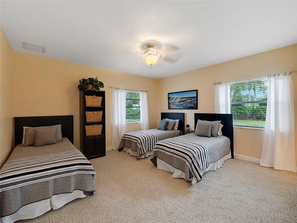 Photo of 1341 SE Riverside Drive