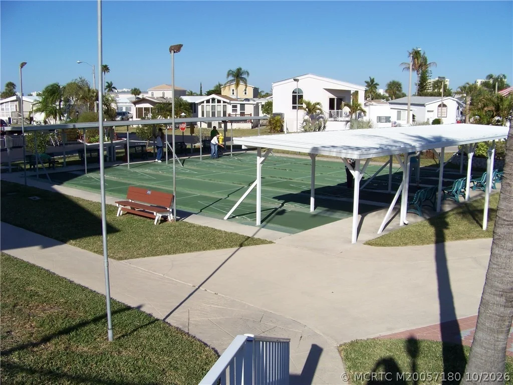 Photo of 4 Nettles Boulevard