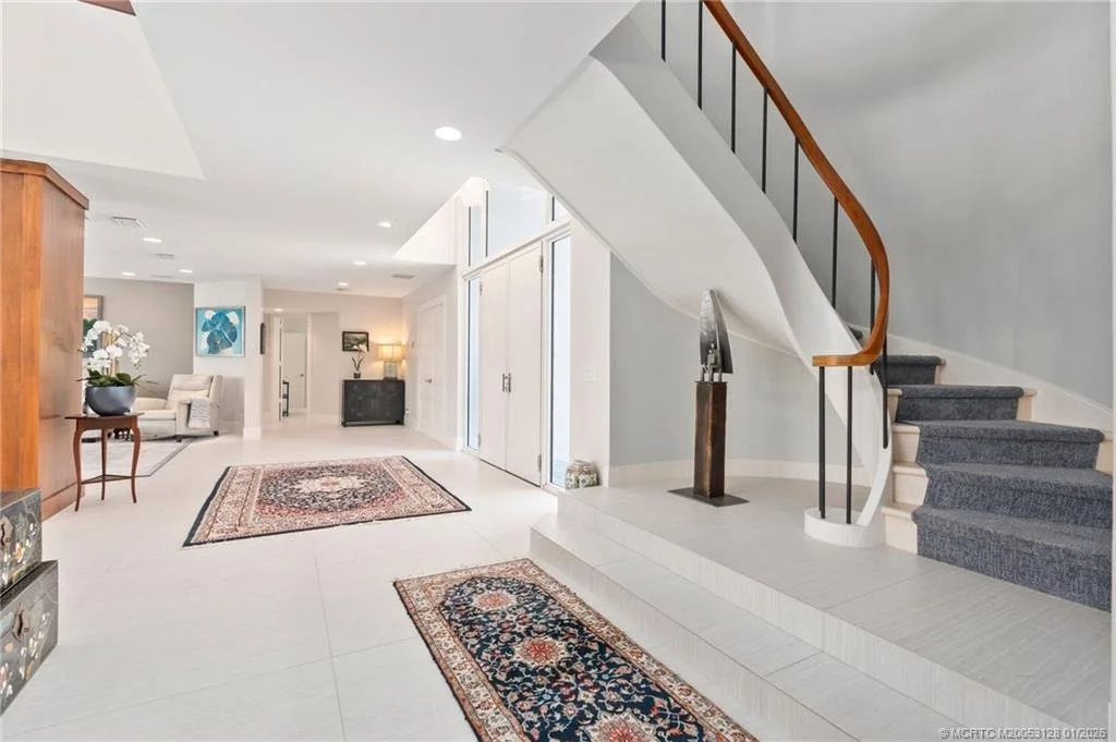 Photo of 6460 SE Harbor Circle