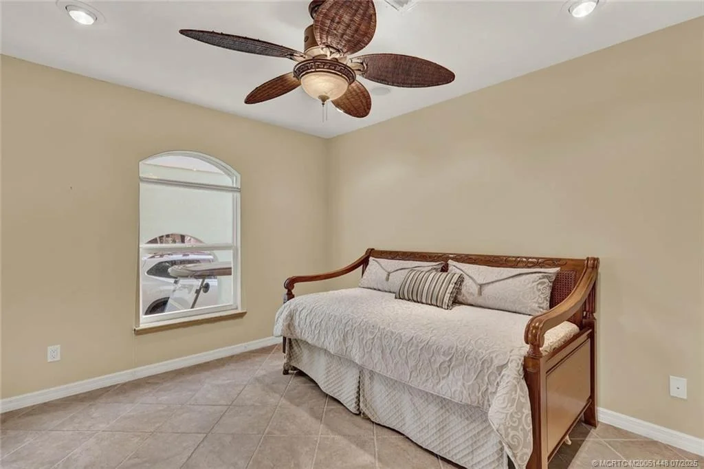 Photo of 1109 Nettles Boulevard
