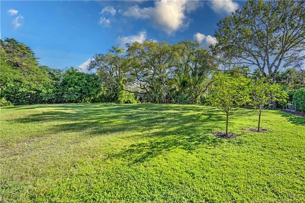 Photo of 286 SE Cardinal Trail