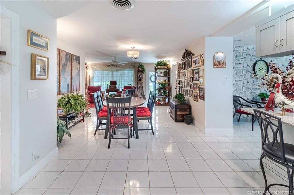 Photo of 2481 NW Everglades Boulevard