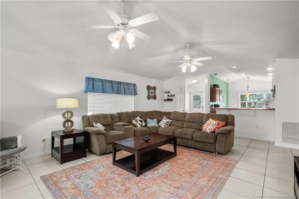 Photo of 664 SE 25th Street