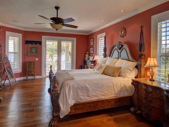 Photo of 621 NW Sunset Drive