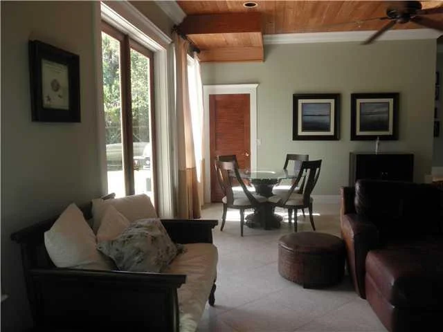 Photo of 466 SE Cardinal Trail