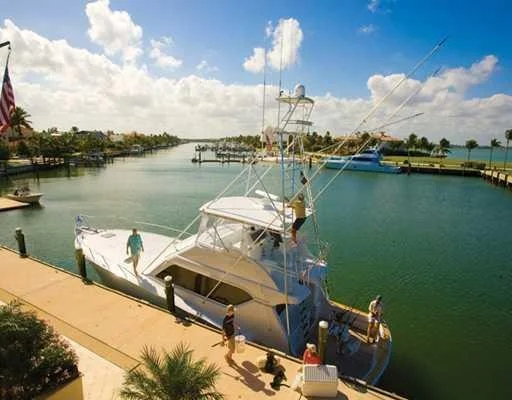 Photo of 7041 SE HARBOR Circle