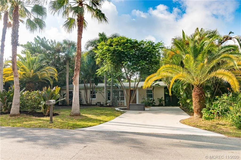 Photo of 509 SW North Riverpoint Drive