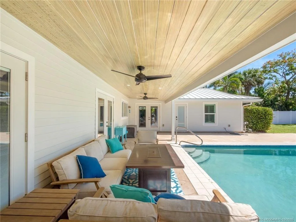 Photo of 1318 SE Riverside Drive