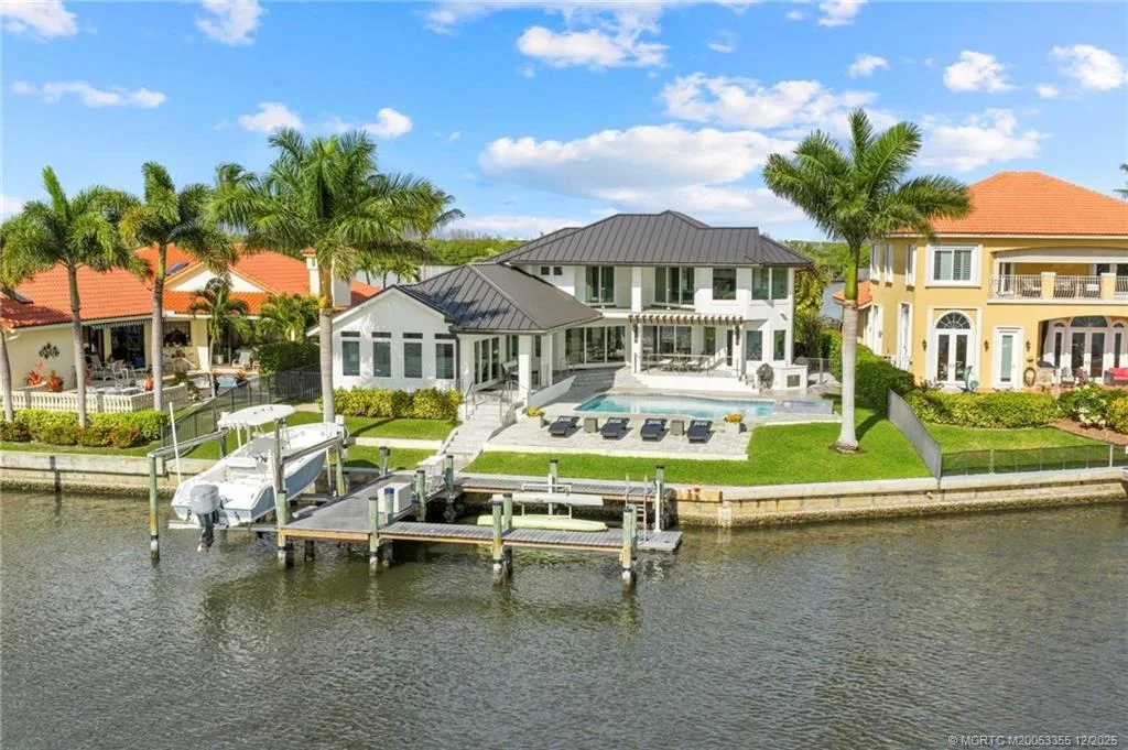 Photo of 6026 SE Horseshoe Point Road