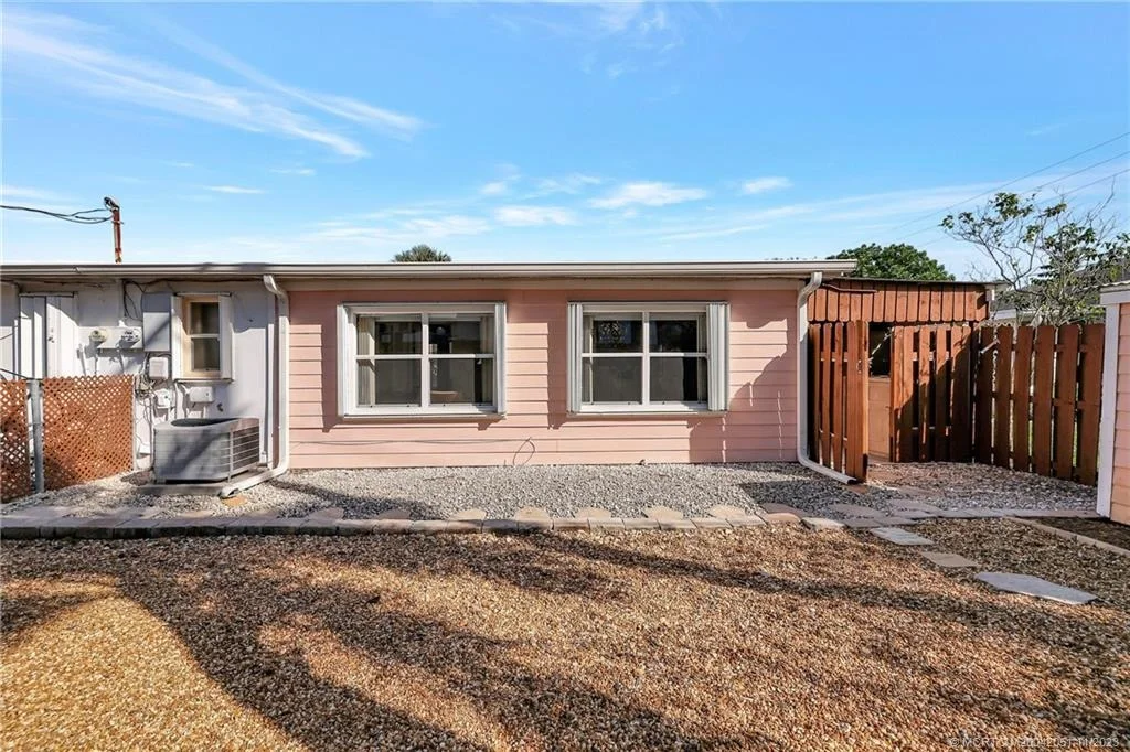 Photo of 294 SE Sailfish Lane