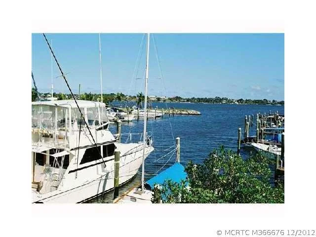 Photo of 370 SE Saint Lucie Boulevard