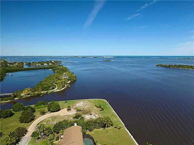 Photo of 1 N Island Road