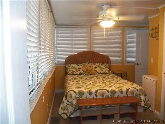 Photo of 473 Nettles Boulevard