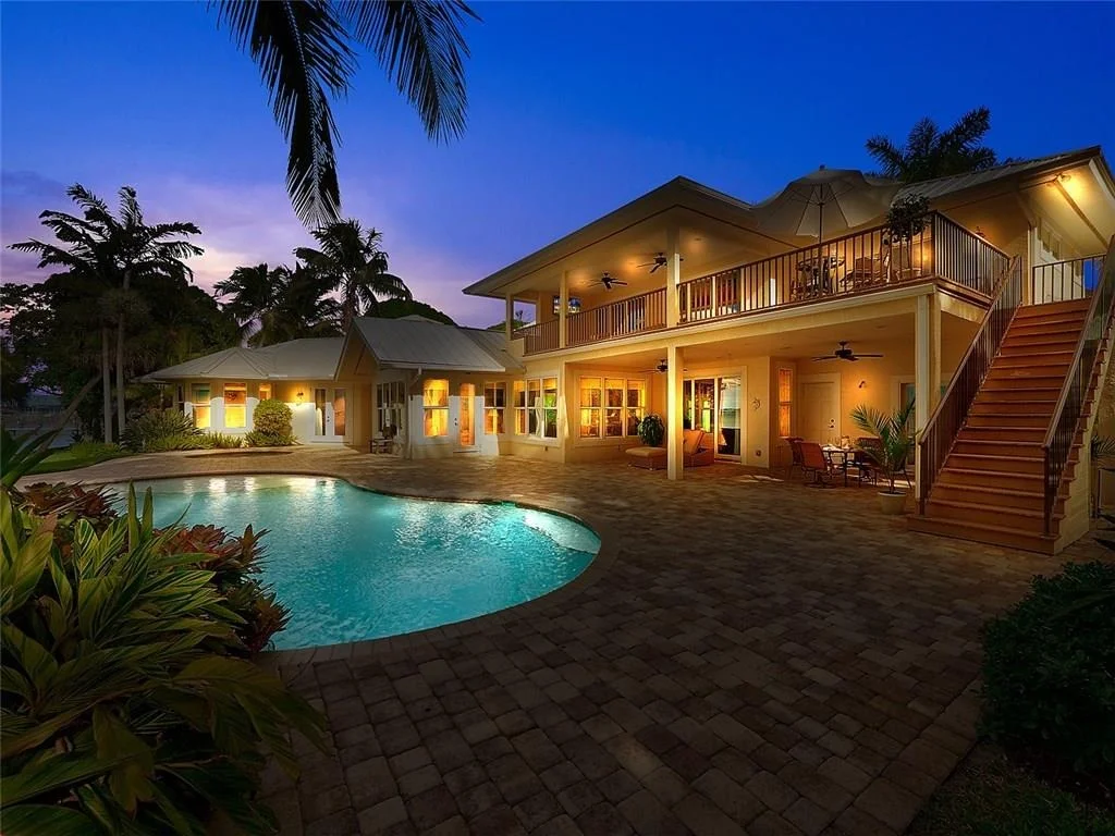 Photo of 1341 SE Riverside Drive
