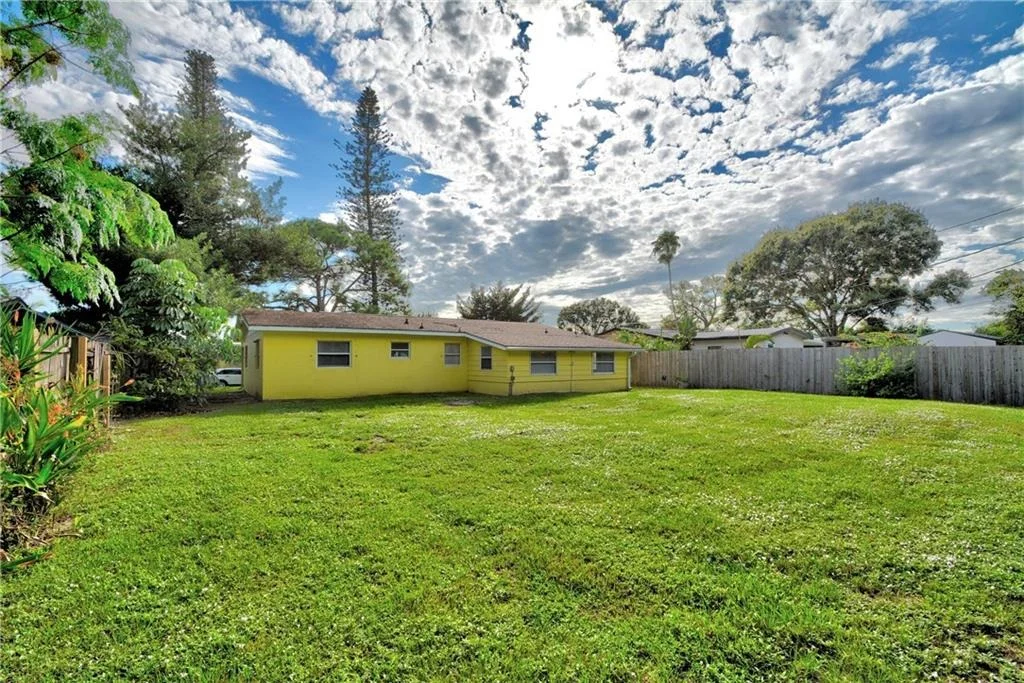 Photo of 2209 NW Sunset Boulevard