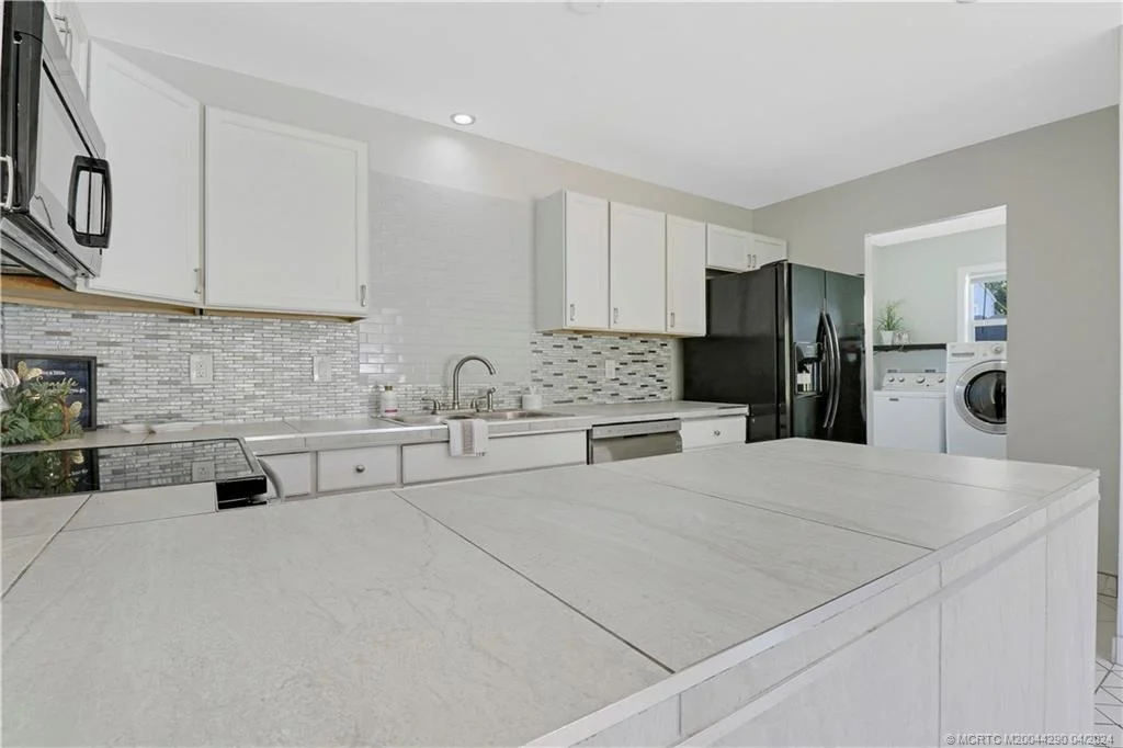 Photo of 327 SW Dyer Drive