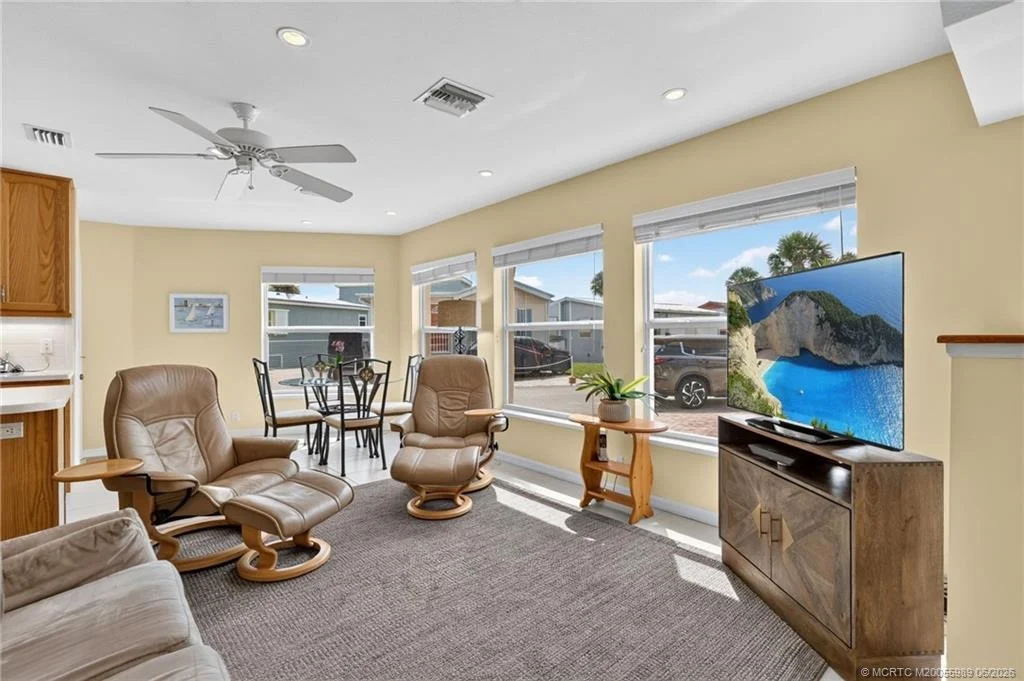 Photo of 184 Nettles Boulevard