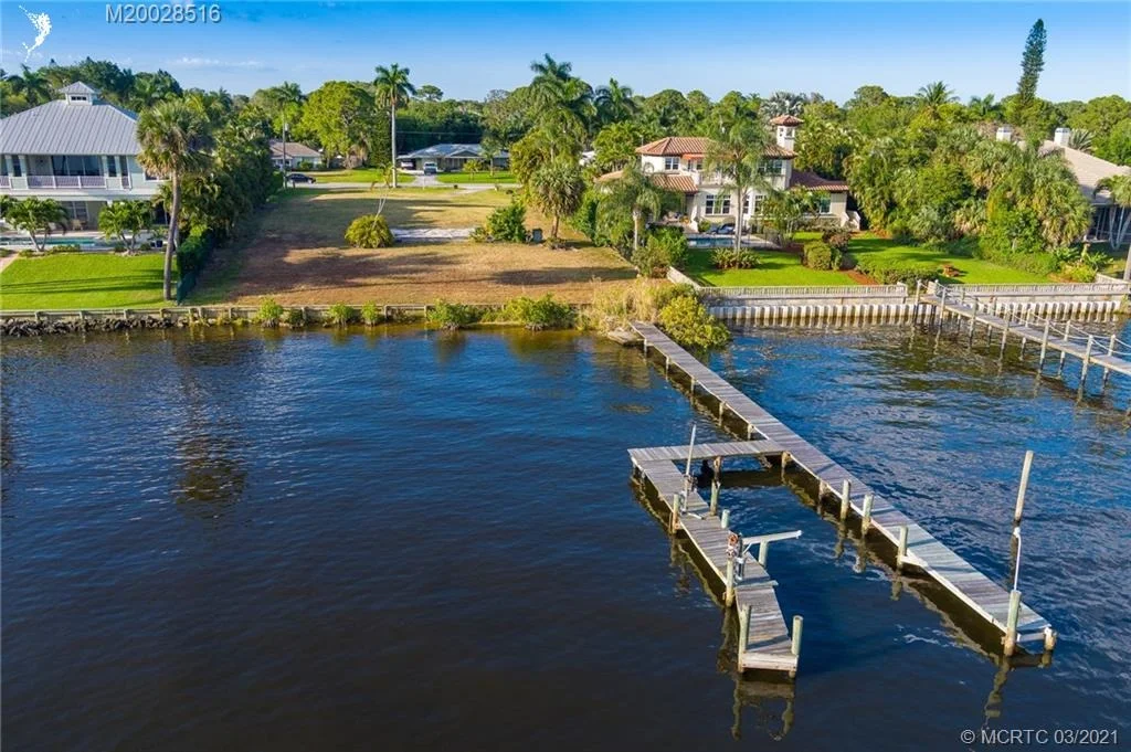 Photo of 641 NW Sunset Drive