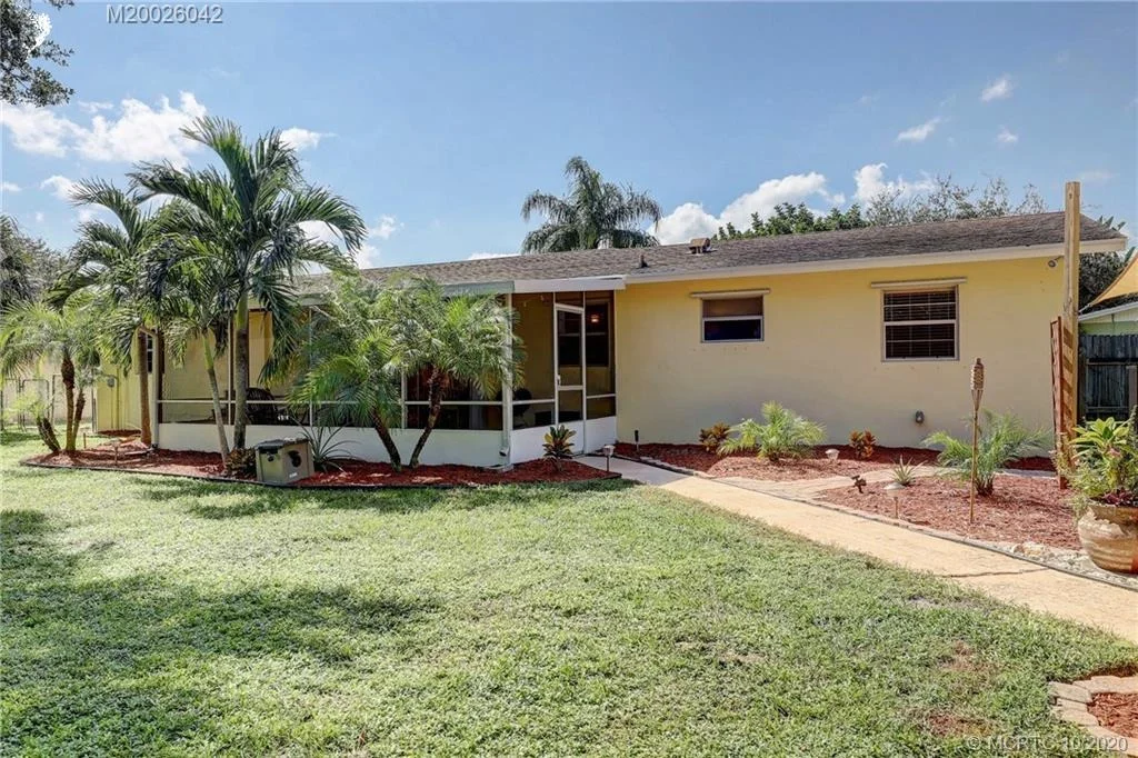 Photo of 1123 SE Alamanda Lane