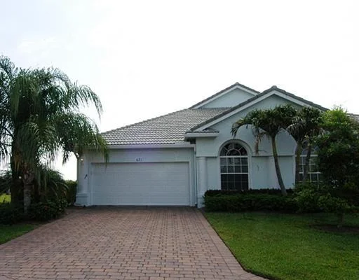 Photo of 671 NW RED PINE Way