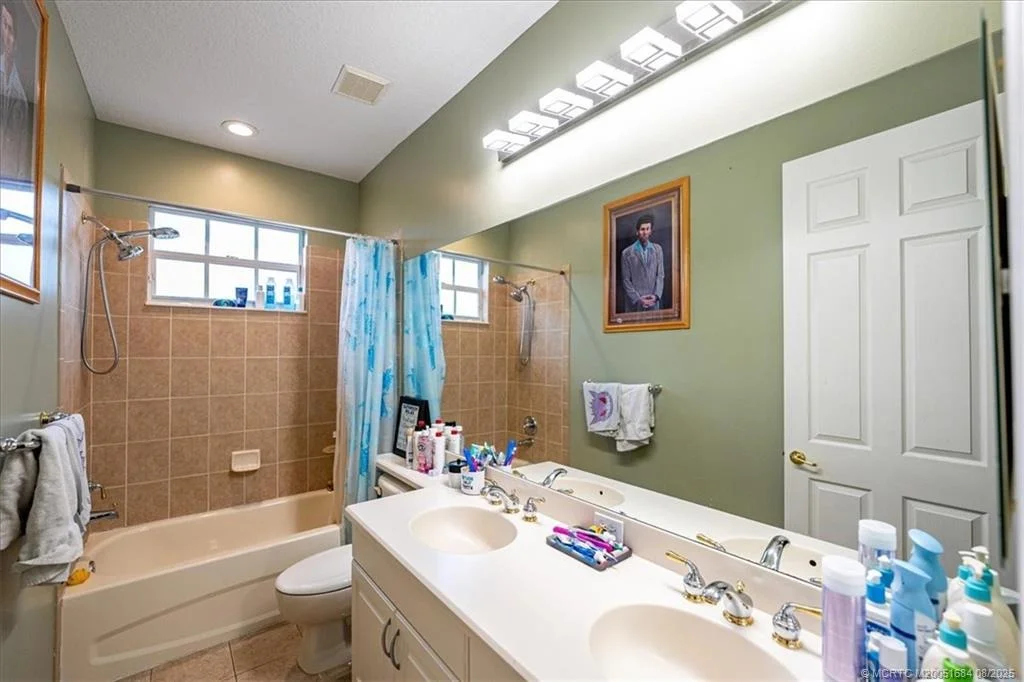 Photo of 1053 SE Fleming Way