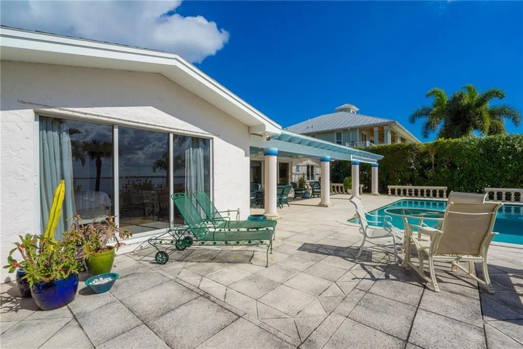 Photo of 611 NW Sunset Drive