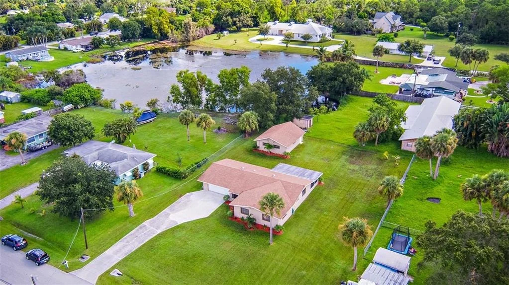 Photo of 6489 SE Lake Circle