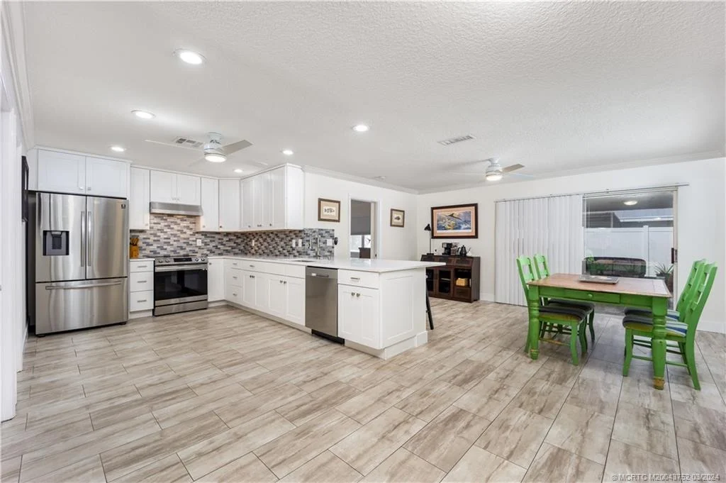 Photo of 5249 SE Horseshoe Point Road