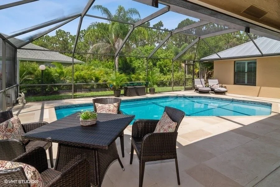 Photo of 641 SE Southwood Trail