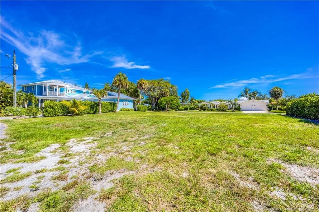 Photo of 932 SE Riverside Drive