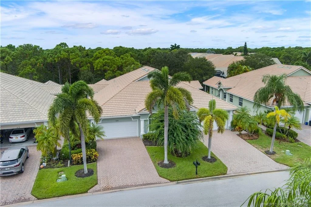 Photo of 620 NW Red Pine Way