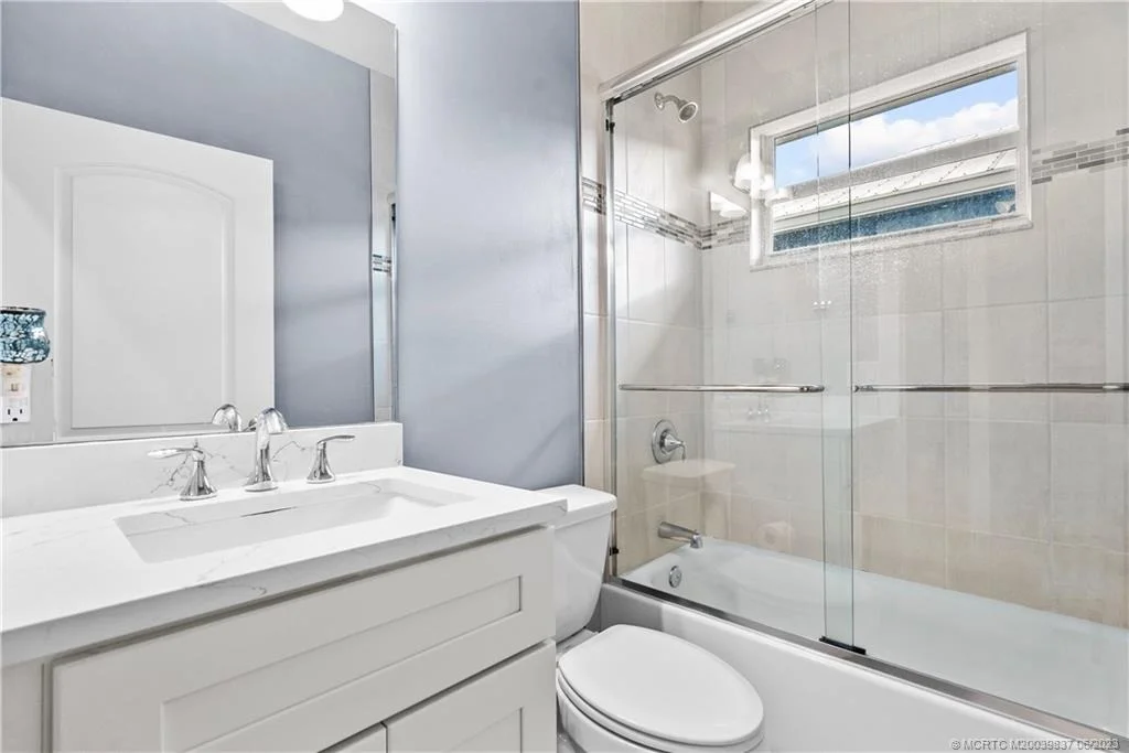 Photo of 4786 SE Horizon Avenue