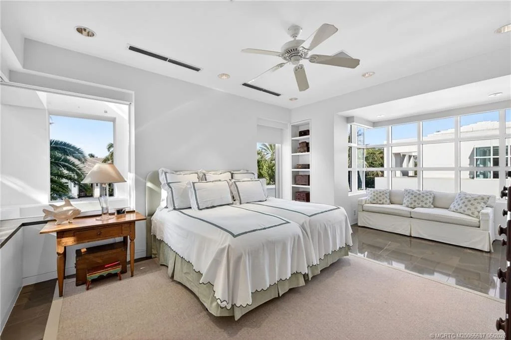 Photo of 7034 SE Harbor Circle
