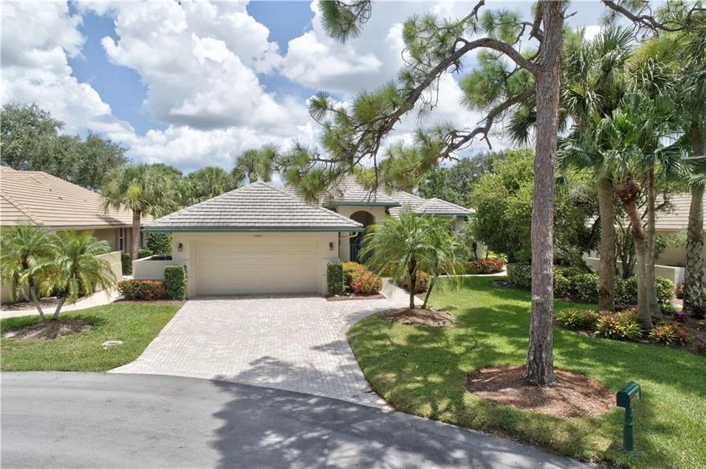 Photo of 3399 SE Cambridge Drive