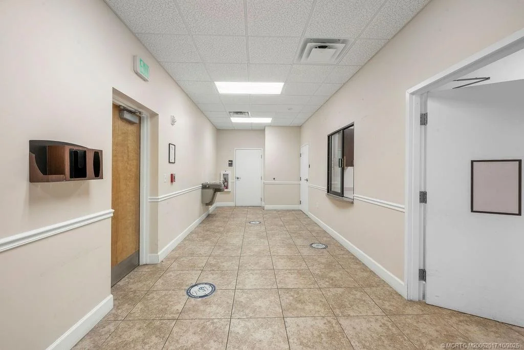 Photo of Unit H at 1713 US Highway 441 N