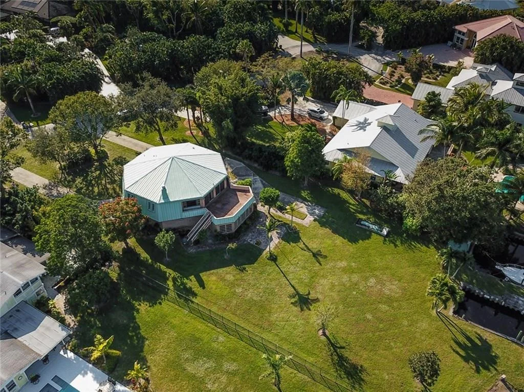 Photo of 1374 NW COCONUT POINT Lane