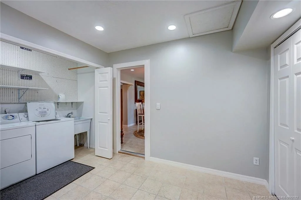 Photo of 338 SW Winnachee Drive