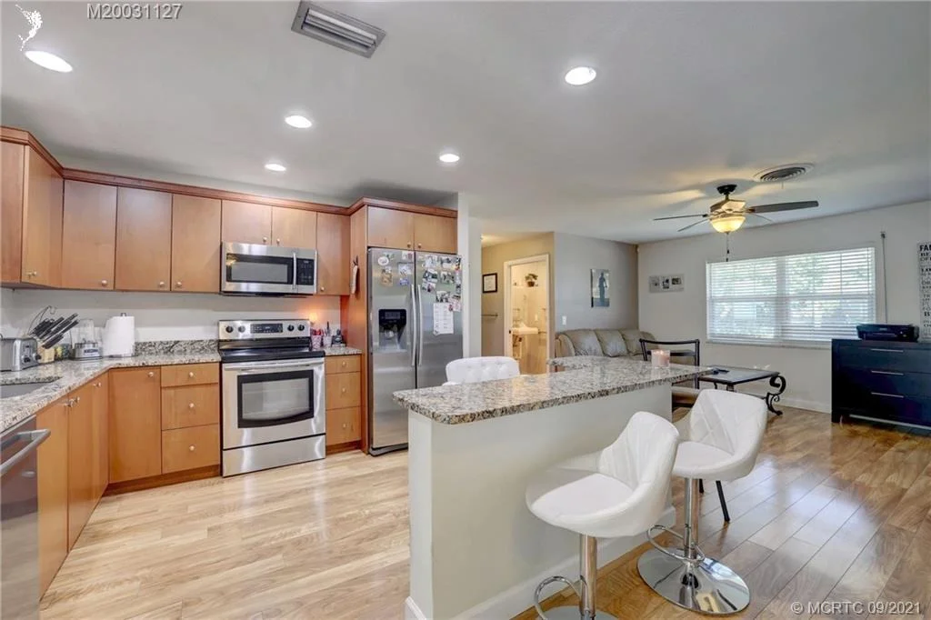 Photo of 1292 SE Madison Avenue