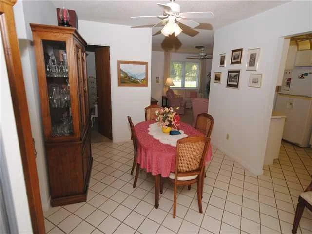 Photo of 601 SE Alamanda Way