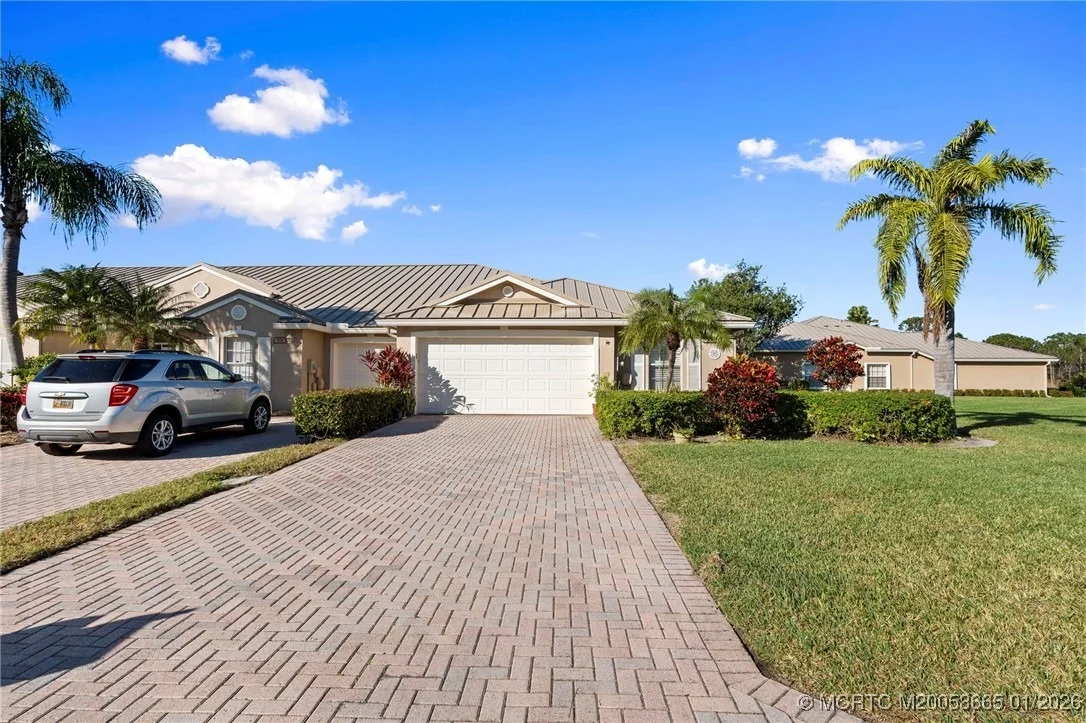 Photo of 581 NW Broken Oak Trail