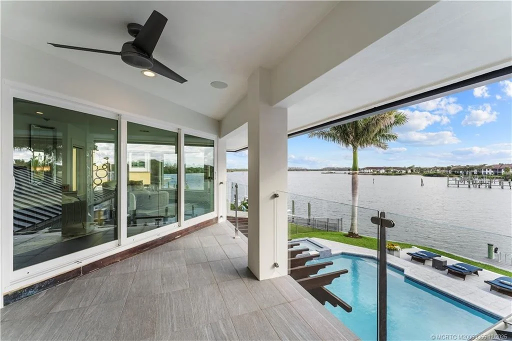 Photo of 6026 SE Horseshoe Point Road