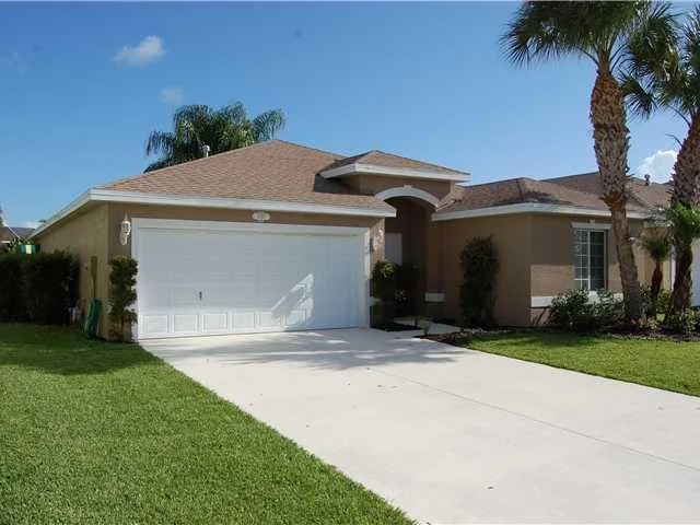 Photo of 2545 SE Springtree Place