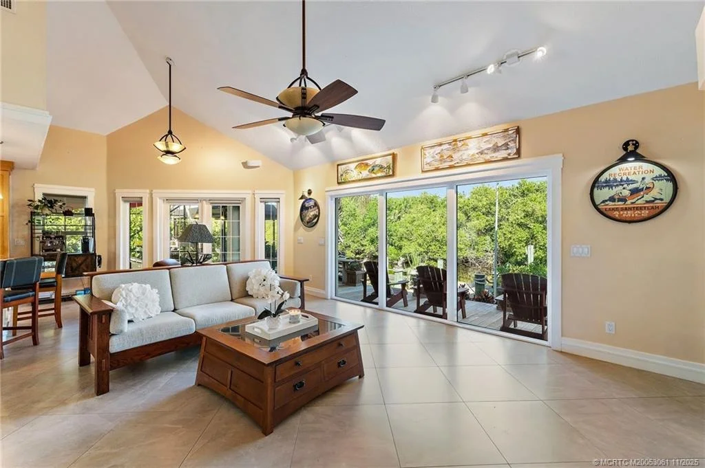 Photo of 655 SW Salerno Road